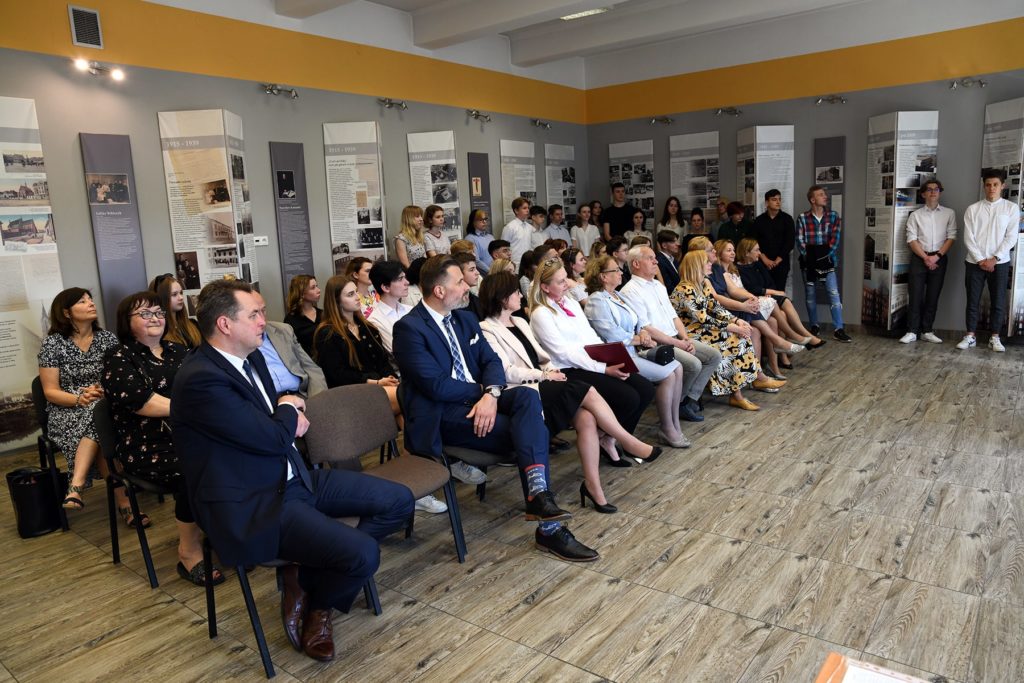 Participants in the opening of the exhibition "The history of one photograph" in Konarski High School